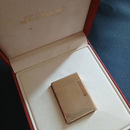 S.T. Dupont Ligne 2 lighter used, yellow gold finish