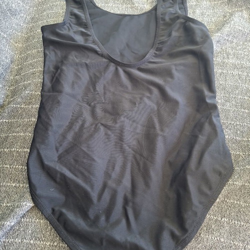 Children's one-piece swimsuit like new, age 9-10, black
