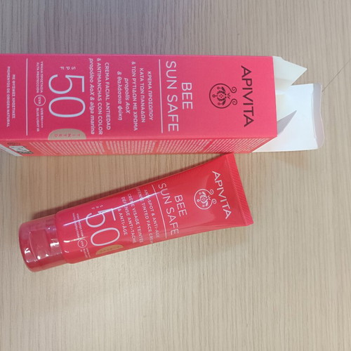 Apivita Sunscreen SPF 50 BB Cream for Spots and Wrinkles