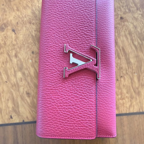 Louis Vuitton Capucines Wallet Taurillon Leather Fuchsia Pink