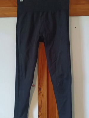 Leggings black size M like new with butt lifting