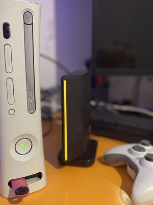 Κονσόλα Xbox 360 με 2 original ασύρματα χειριστήρια και 420GB αποθηκευτικό χώρο
