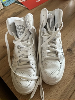 Nike Air Force sneakers size 40 used, white and yellow