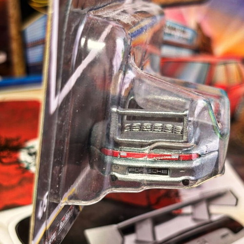 Hot Wheels Porsche 993 GT2 Modern Classics diecast car