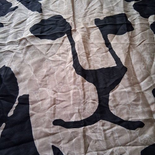 Anne Klein vintage scarf like new in black and beige shades