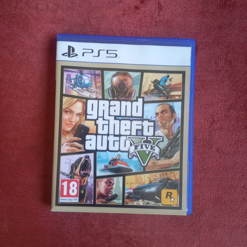 GTA V PS5 game like new, action