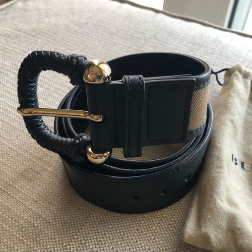 Burberry women's belt new, size 100, black
