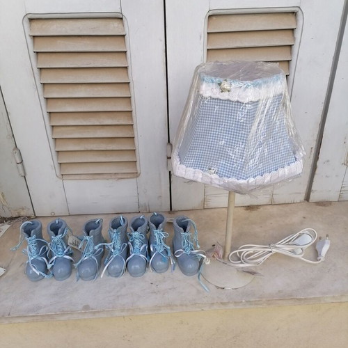 Children's table lamp like new with 7 decorative shoes gift