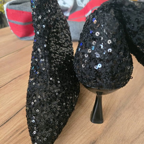 Booties with sequins new, size 37, black