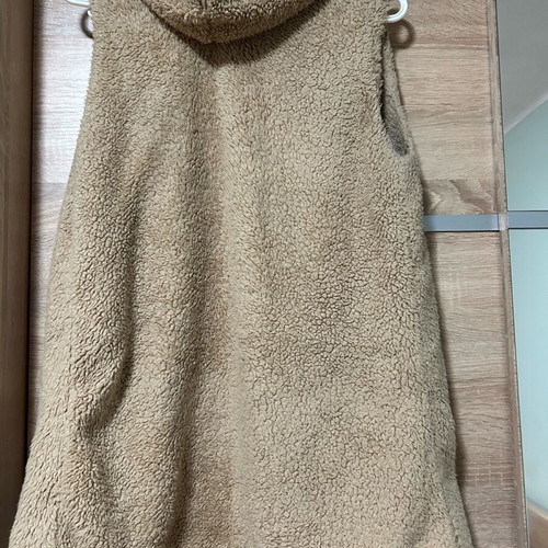 Fur vest used with hood and pockets beige size M