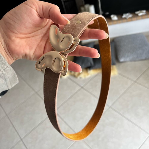 Butterfly belt like new with 2 gifts Love Moschino keychain and strap