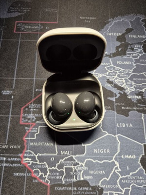 Samsung Galaxy Buds2 като нови без резервни силиконови накрайници