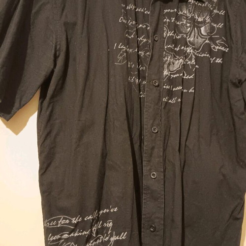 Shirt with design XL like new, black