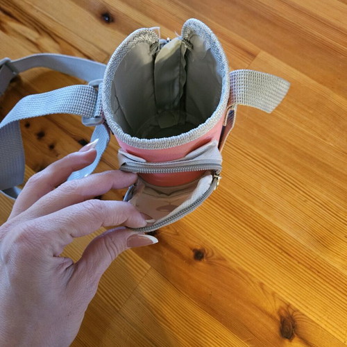 Water bottle case like new with pocket, hard