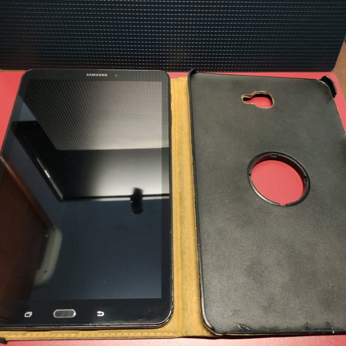 Samsung Galaxy Tab A (2016) 10.1" screen used with leather rotating case