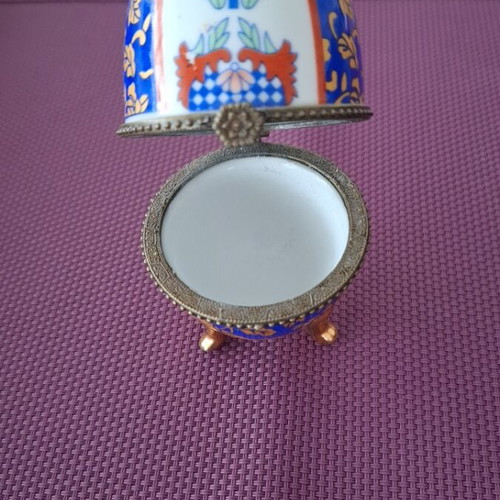 Limoge porcelain egg used, hand-painted, 11 cm