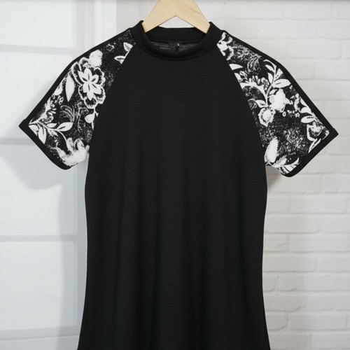 No Shame T-shirt, size S, black and white