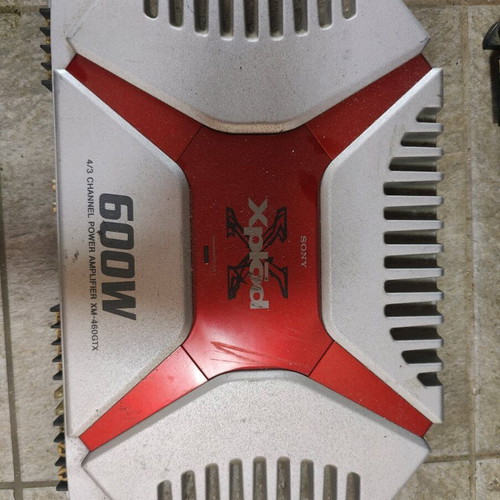 Sony Xplode 600w 4/3 channel car amplifier like new