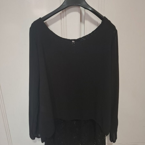 Black women's blouse with lace one size like new