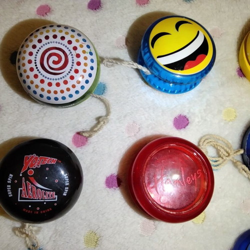 Vintage yo-yos, set of 14 pieces
