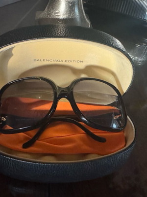 Balenciaga women's black sunglasses like new