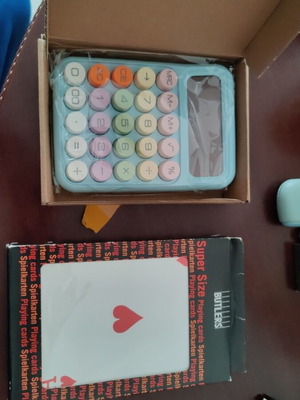 Super size τράπουλα και αριθμομηχανή σαν καινούργια, πακέτο μαζί