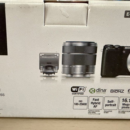 Sony Alpha NEX-5R mirrorless digital camera kit like new with 18-55mm lens
