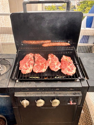 Barbecook gas grill used with burner and gas cylinder