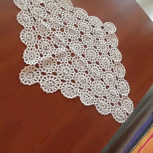 Table linen diamond-shaped 40x40 like new