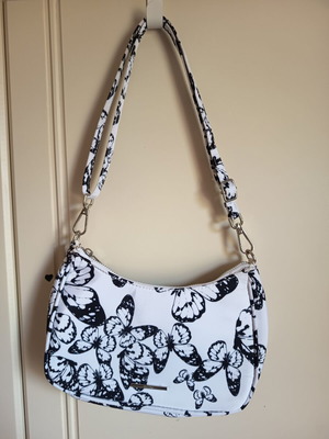 Shoulder bag Bershka white with black butterflies like new