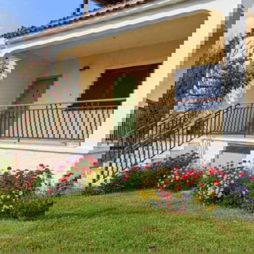 Maisonette in village center with four rooms and two large balconies with view