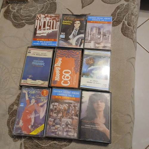 Greek music cassette tapes used, pack of 40