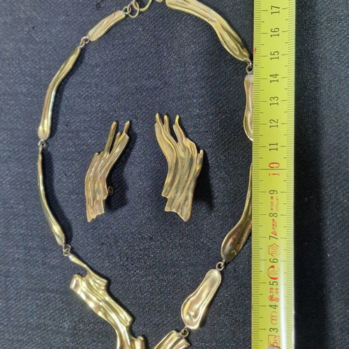 Bronze Jewelry Set used with abstract design