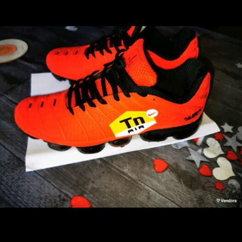 Nike Air VaporMax Plus shoes like new, black and red, size 41