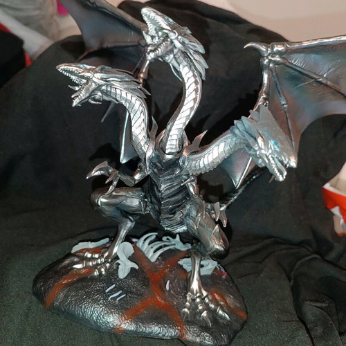 Yu-Gi-Oh figure Blue-Eyes ultimate White Dragon 25 cm like new