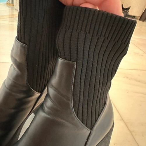 Migato black leather ankle boots with sock and rubber sole size 39 like new
