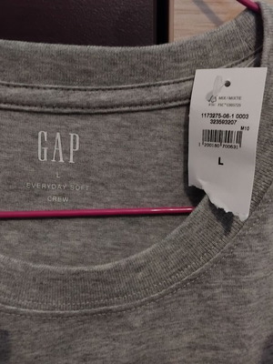 GAP T-shirt Large gray new with tags