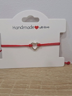 Χειροποίητο βραχιόλι macrame με ατσάλινη καρδούλα χρυσαφί και ασημί