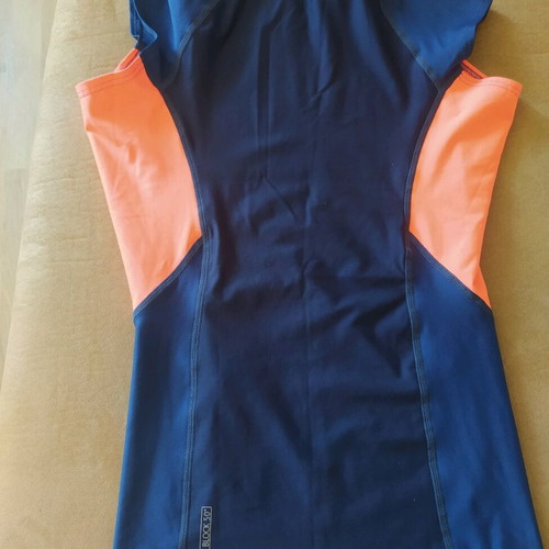 O'neill sun protection shirt like new, XS/S size, colorful