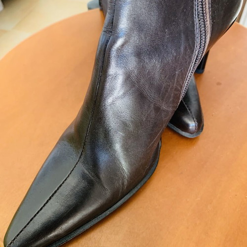 Laura Clément leather ankle boots size 37 like new, dark brown