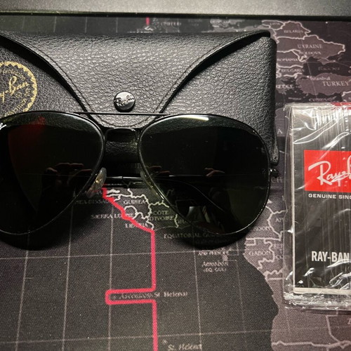 Rayban Aviator sunglasses like new, black