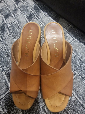 Unisa leather sandals size 37 new, brown