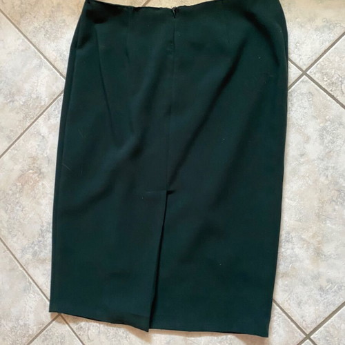 Maxin Cypress Midi Fitted Skirt like new, sizes M/L, green