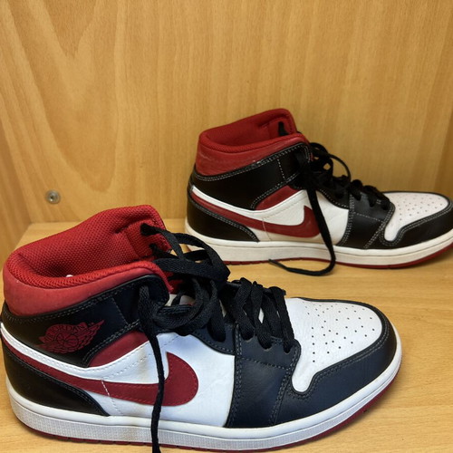Nike Jordan Air sneakers like new, size 41, black and red