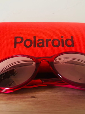Polaroid Oval Kids Sunglasses with Polarized Mirror Lens like new