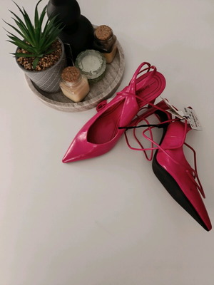 Bershka mules pointed pink fuchsia matte patent leather with laces new size 40