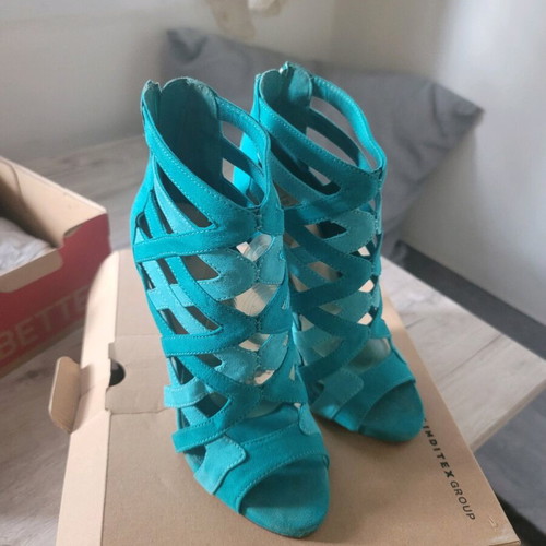 Bershka sandals with heels turquoise size 35 lightly used