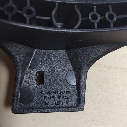 Base P34T288601202A L/R for LG 32LJ500 32LJ519 like new