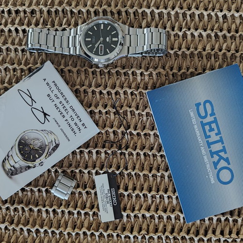 Seiko 5 Nautilus SNKK47 watch like new, unisex