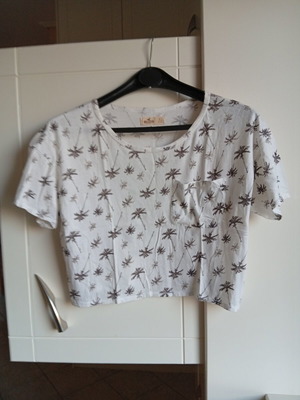 Crop Top Hollister like new, black and white, size S